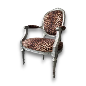 Fauteuil style Louis XVI 'Leopard'