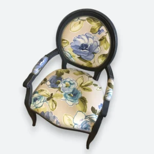Fauteuil style Louis XVI fleurs bleues – Image 3