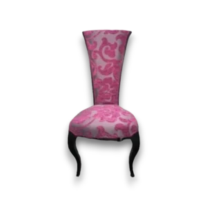 Chaise baroque rose contemporaine